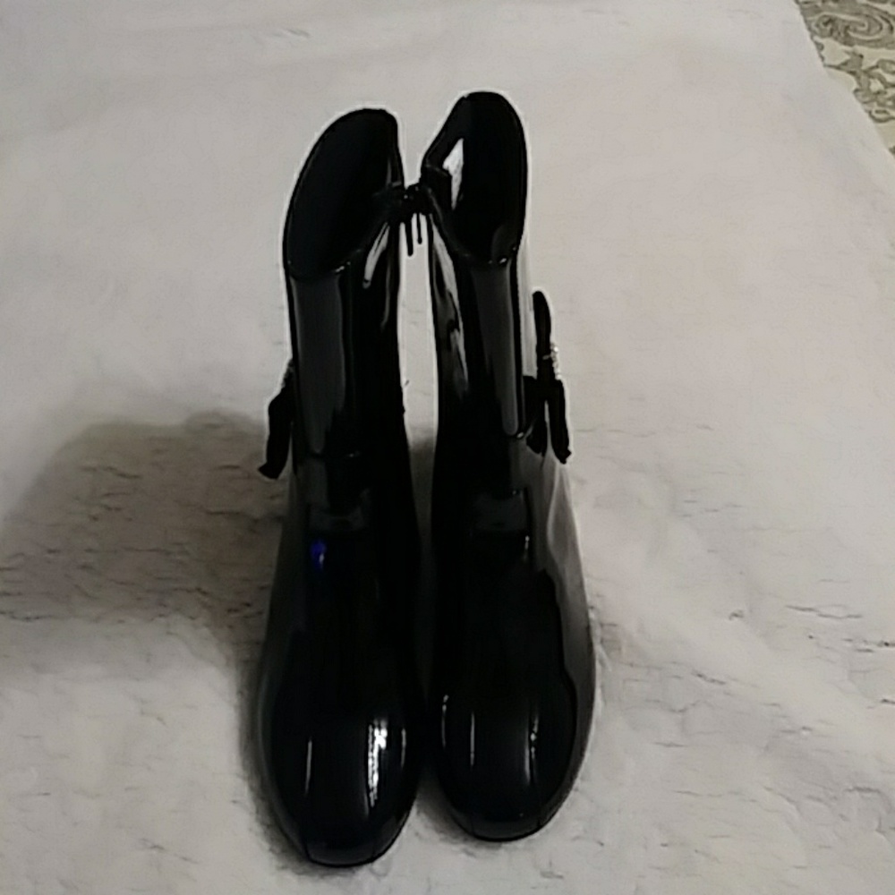 Boots - Picture 7 of 8